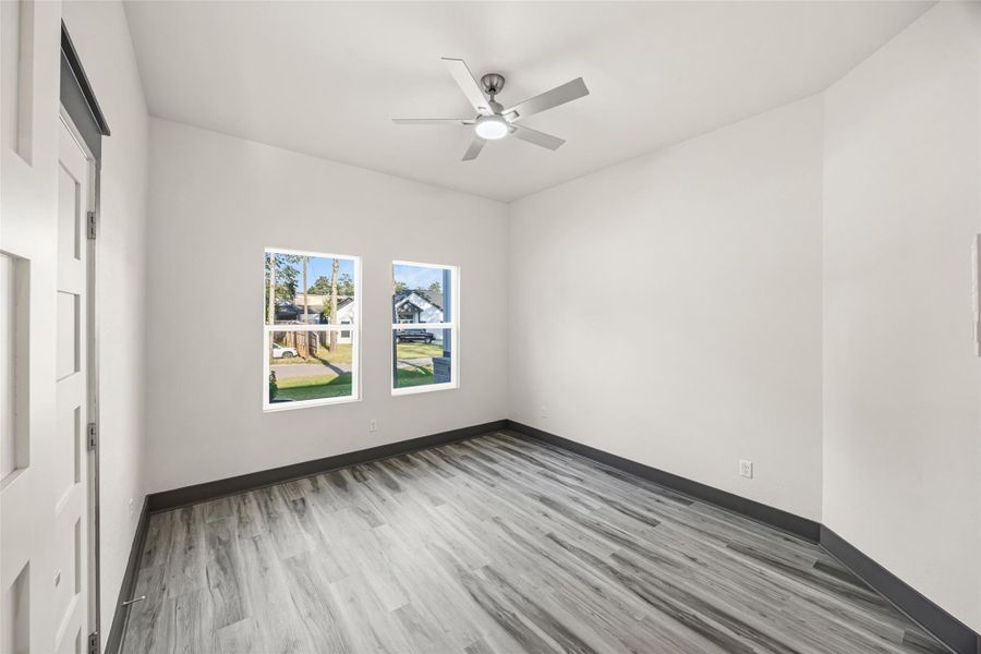 Spacious, unfurnished interior of a new home in , Conroe (Image 27).