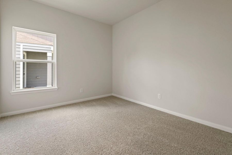 Spacious, unfurnished interior of a new home in Wayside Village, Houston (Image 13).