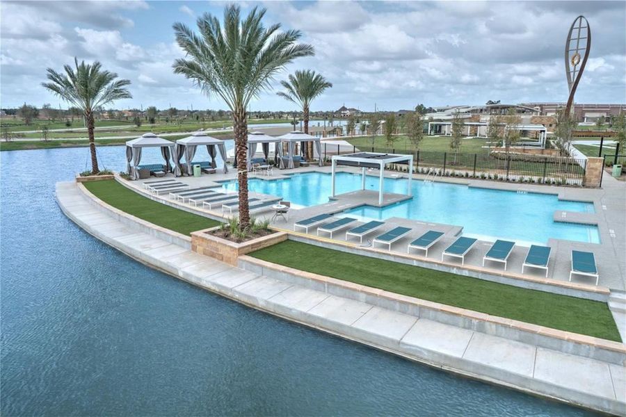 Community amenities in Meridiana, Manvel (Image 36).