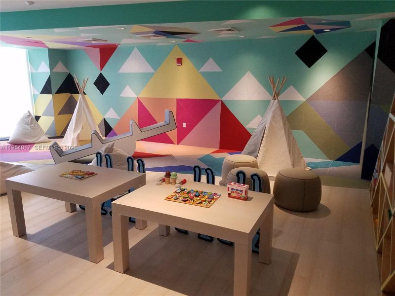 Community amenities in , Miami (Image 15).