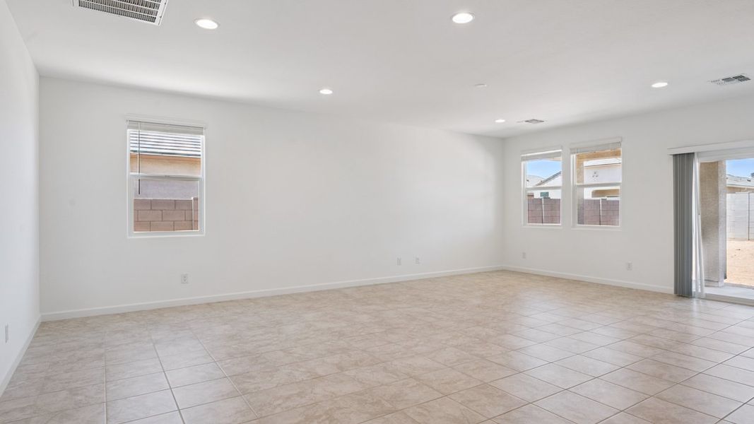 Spacious, unfurnished interior of a new home in Carlton Commons, Casa Grande (Image 15). Spacious, unfurnished interior of a new home in Carlton Commons, Casa Grande (Image 15).