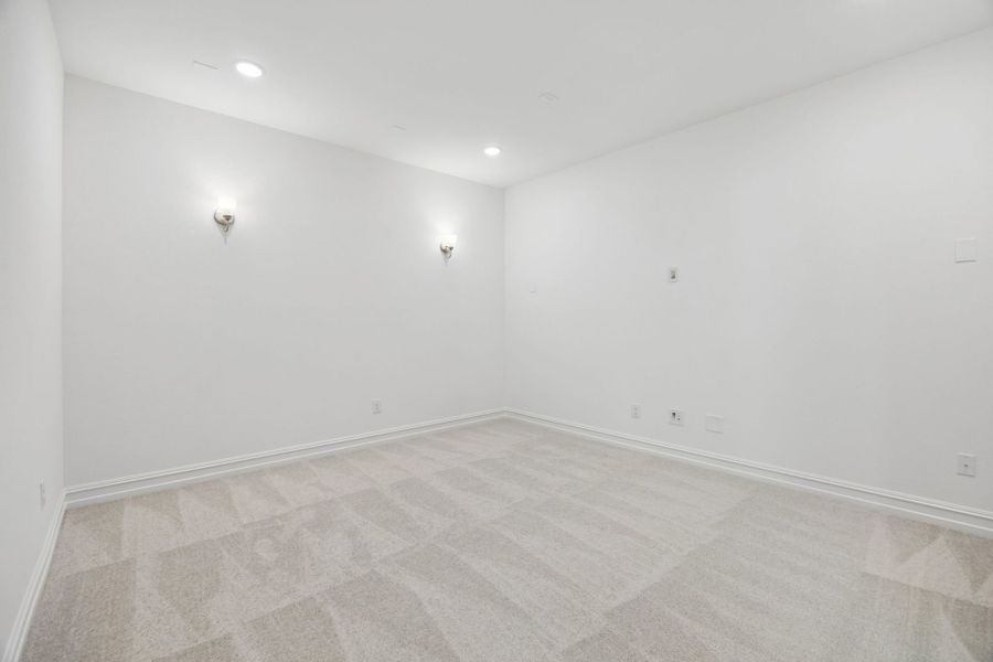 Representative unfurnished interior of a home built from the Oglesby by Pulte Homes in Pinnacle at Legacy Hills, Celina (Image 28).