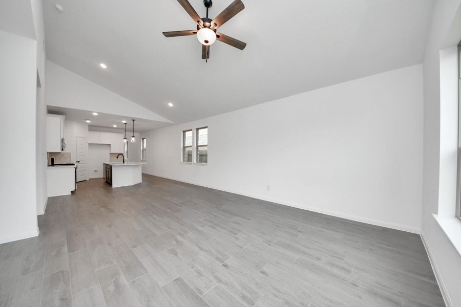 Spacious, unfurnished interior of a new home in Elyson, Katy (Image 13).