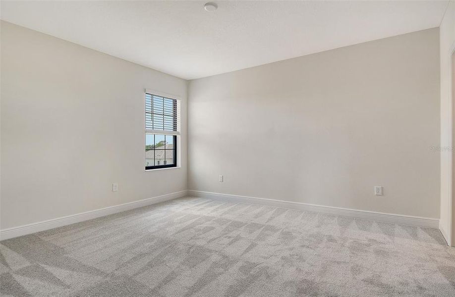 Spacious, unfurnished interior of a new home in Canoe Creek, Parrish (Image 35).