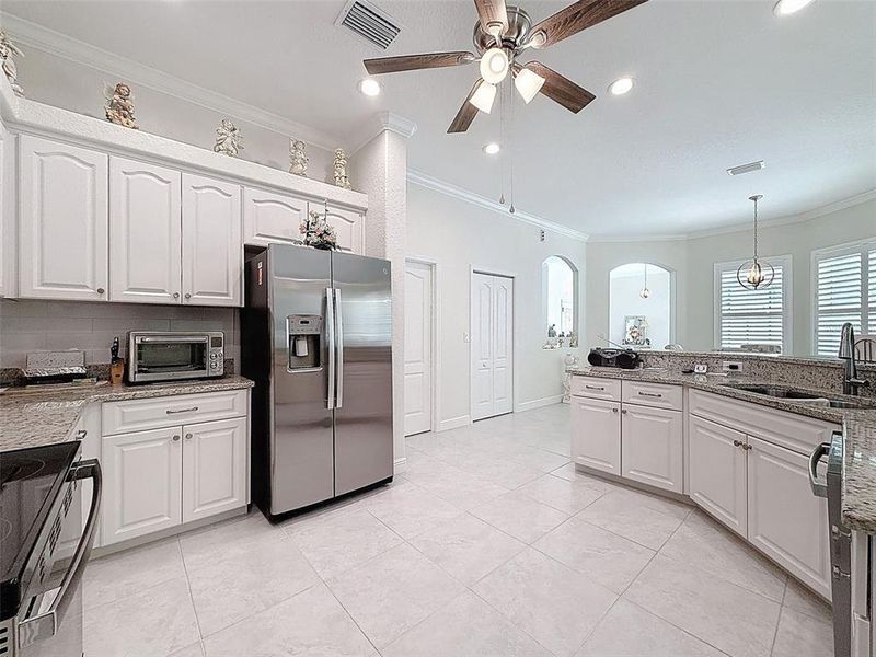 Furnished interior view inside a new home in , Spring Hill (Image 16).
