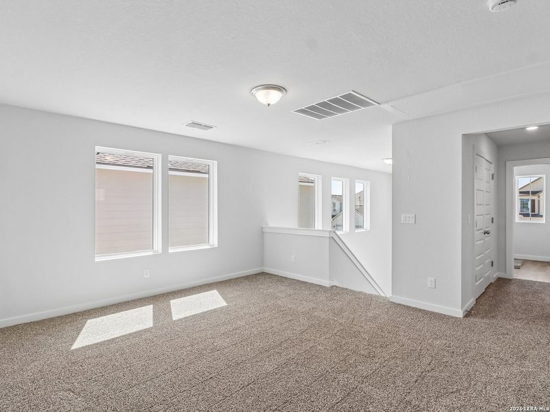 Spacious, unfurnished interior of a new home in Talley Fields, San Antonio (Image 16).