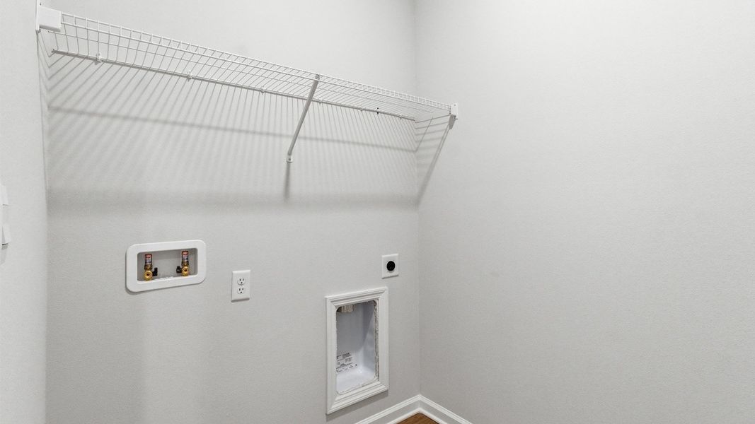 Spacious, unfurnished interior of a new home in Misting Springs, Crawfordville (Image 29).