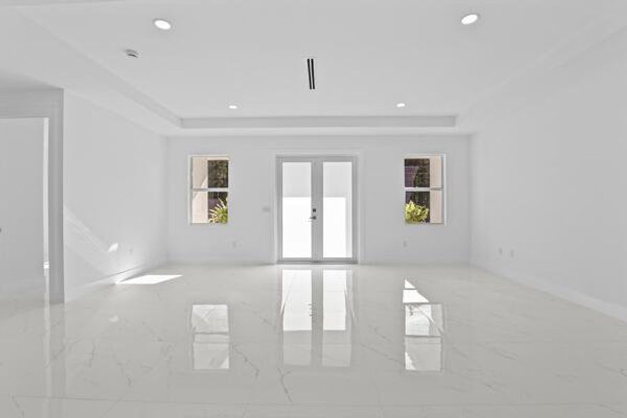 Spacious, unfurnished interior of a new home in , Loxahatchee (Image 40).