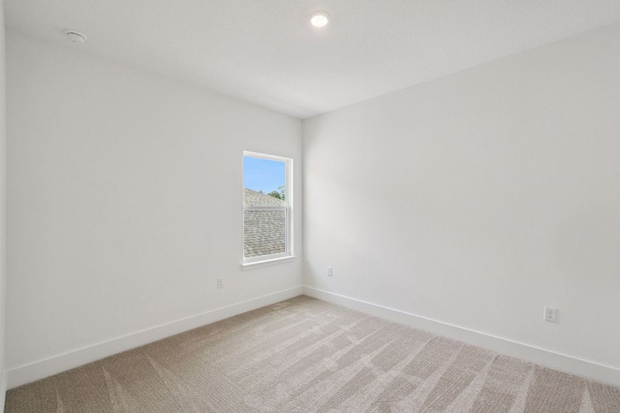 Spacious, unfurnished interior of a new home in Northlake at Ovation, Winter Garden (Image 34).