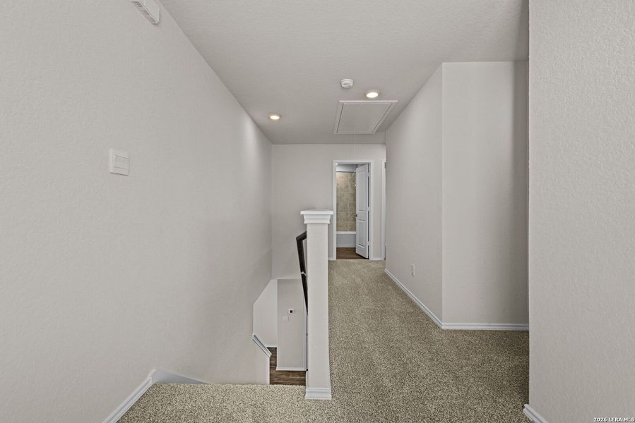 Spacious, unfurnished interior of a new home in Stonehill, San Antonio (Image 22).