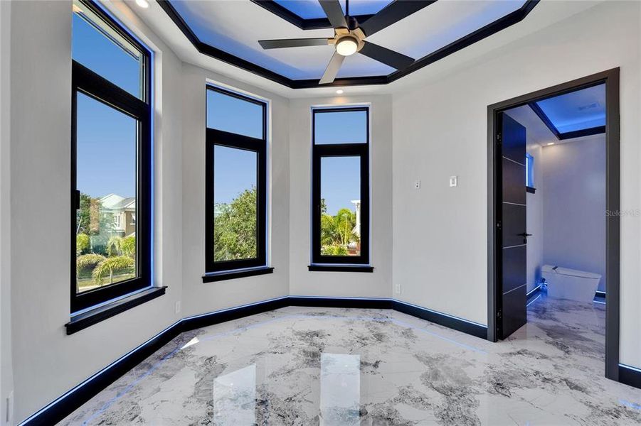 Spacious, unfurnished interior of a new home in , Apollo Beach (Image 76).