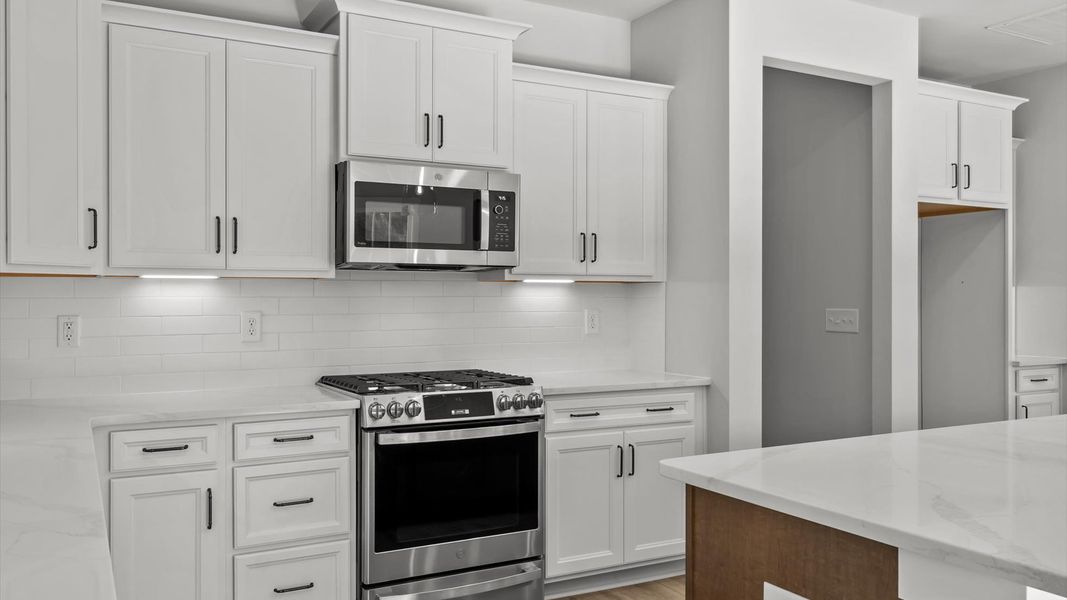 Furnished interior view inside a new home in Wells Crossing, Seneca (Image 12).