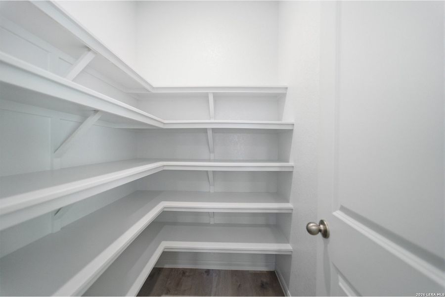 Spacious, unfurnished interior of a new home in Garden Grove, San Antonio (Image 19).