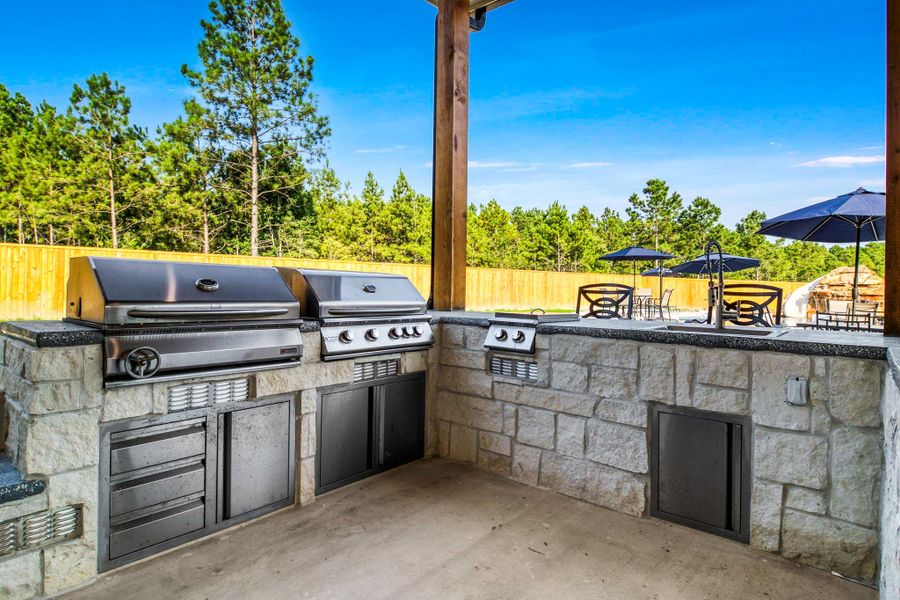 Exterior details and patio area of a home in , Onalaska (Image 21).