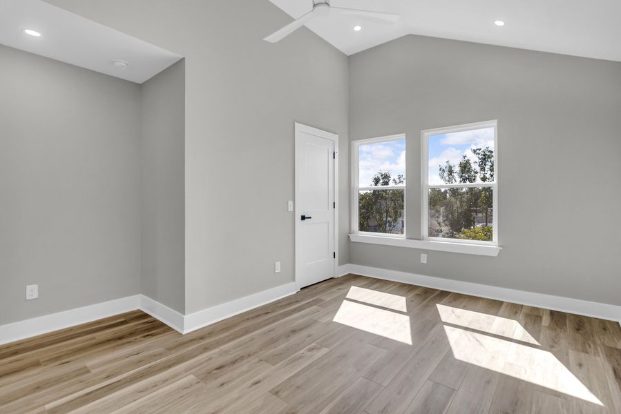 Spacious, unfurnished interior of a new home in , North Charleston (Image 16).