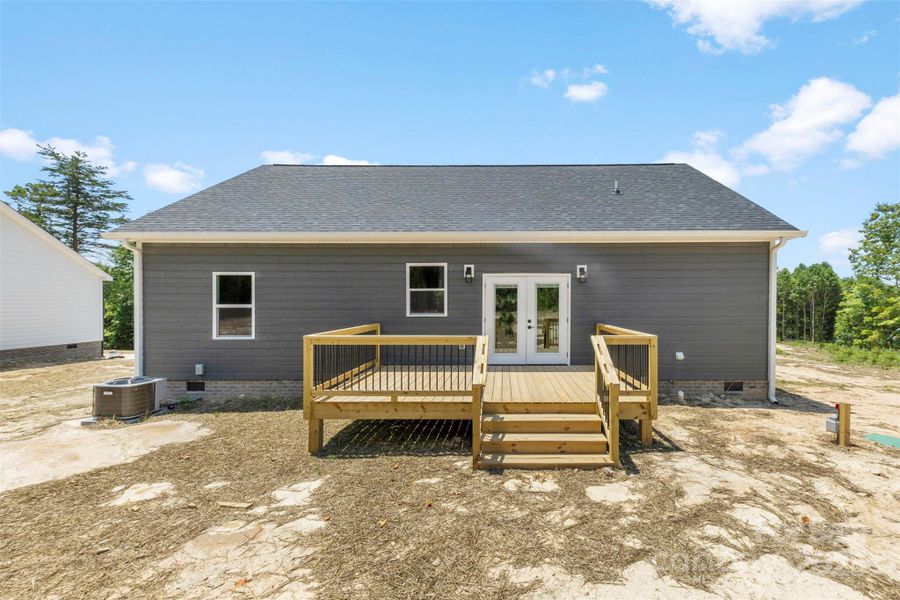 Exterior details and patio area of a home in , Blacksburg (Image 3).