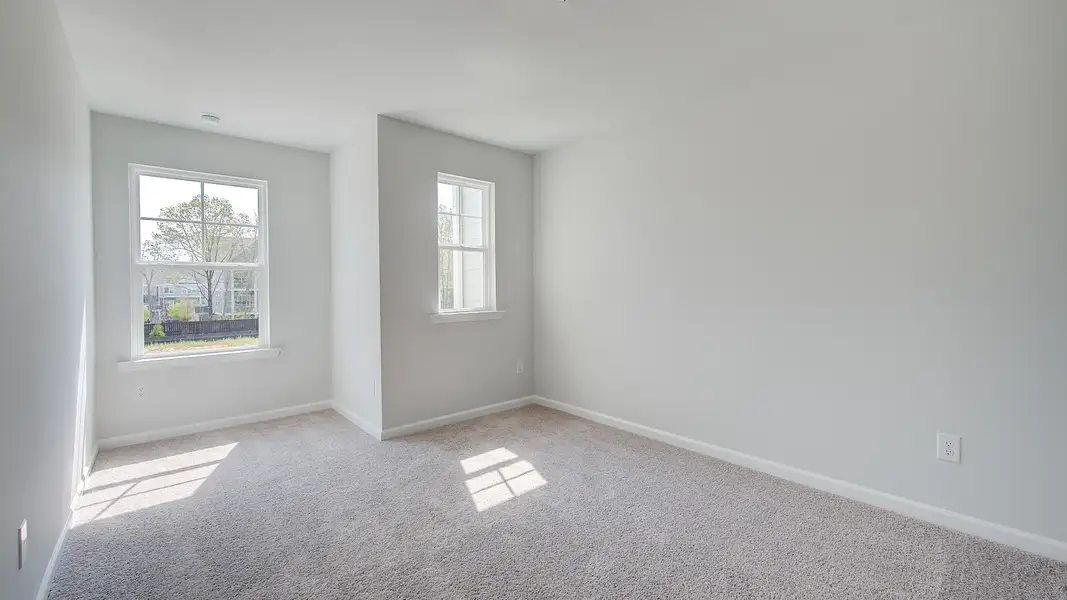 Spacious, unfurnished interior of a new home in Langley Overlook, Loganville (Image 23).