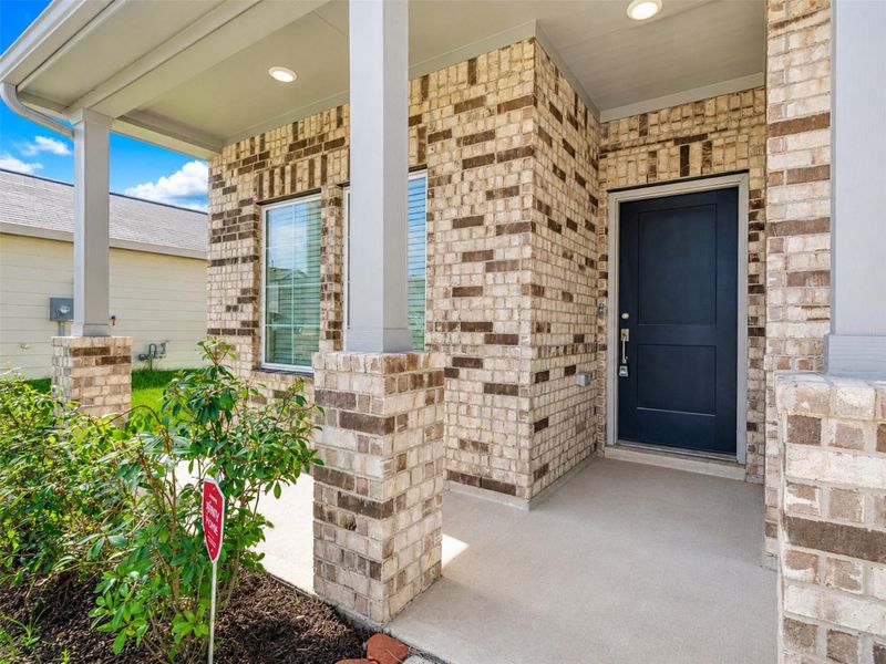 Exterior details and patio area of a home in , La Marque (Image 26).