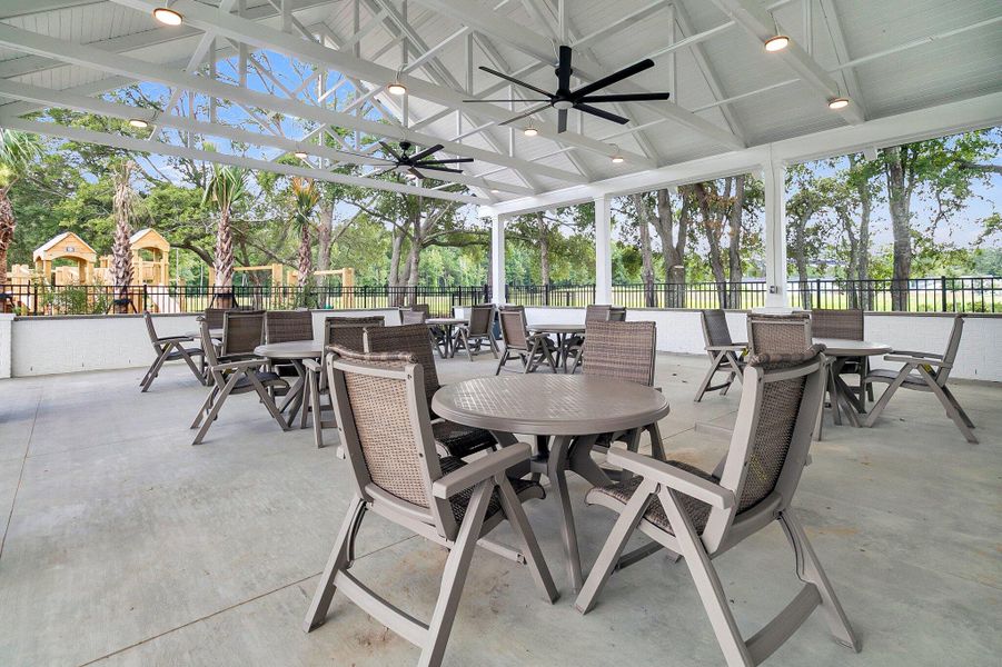 Community amenities in , Summerville (Image 35).