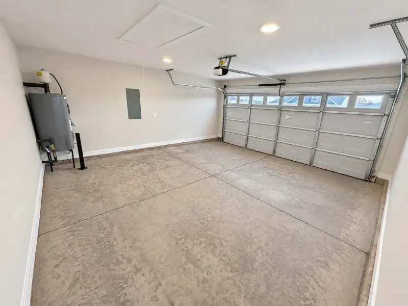 Spacious, unfurnished interior of a new home in Cleveland Meadows, Spartanburg (Image 19). Spacious, unfurnished interior of a new home in Cleveland Meadows, Spartanburg (Image 19).