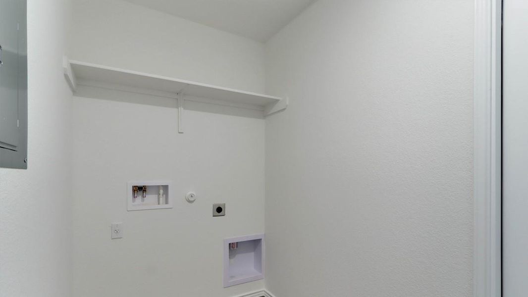 Spacious, unfurnished interior of a new home in Palomino, Manor (Image 11).