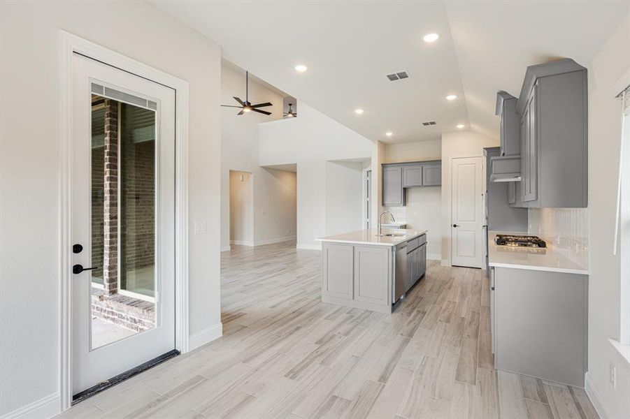 Image 40 of a home in Eagle Glen 50. Image 40 of a home in Eagle Glen 50.