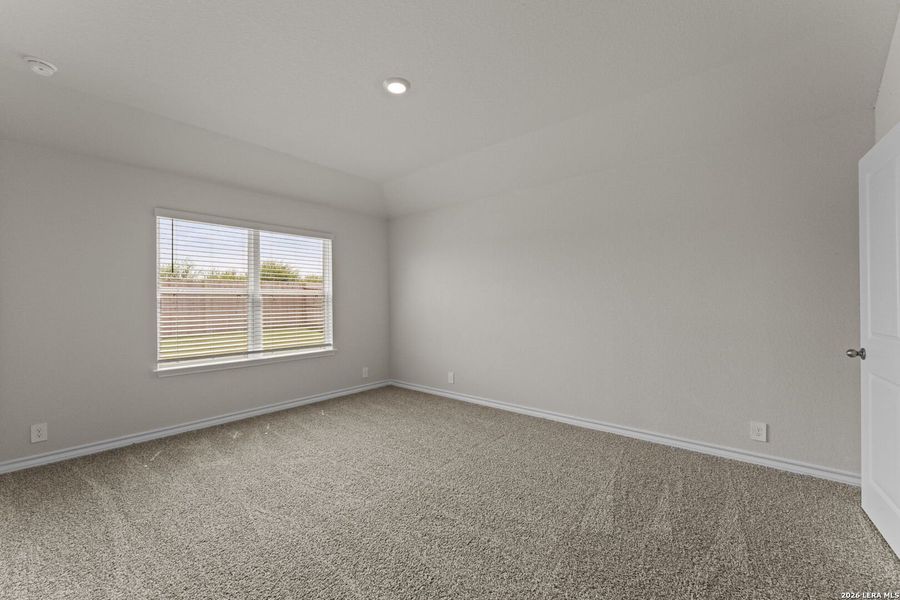 Spacious, unfurnished interior of a new home in Steele Creek, Cibolo (Image 17).