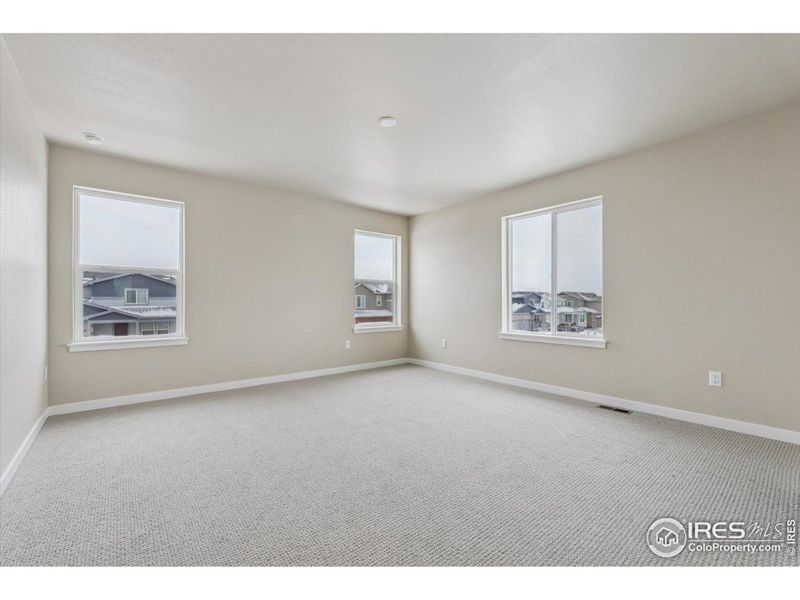 Spacious, unfurnished interior of a new home in The Overlook at Johnstown Farms, Johnstown (Image 32).