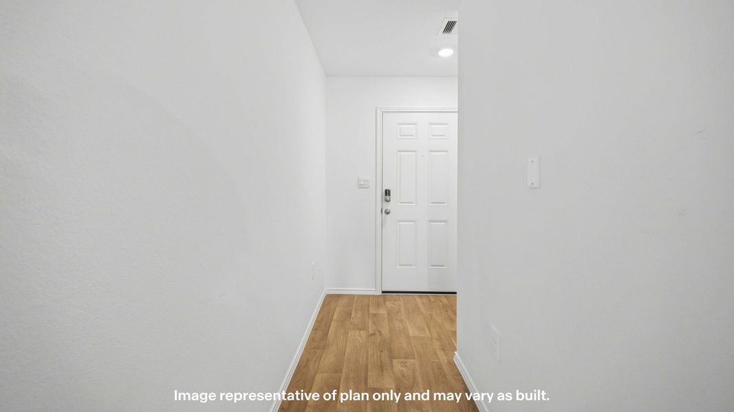 Spacious, unfurnished interior of a new home in Terra Vista, Lubbock (Image 11).