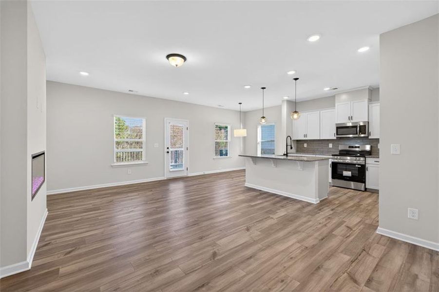 Spacious, unfurnished interior of a new home in Franklin Manor, Lawrenceville (Image 22).