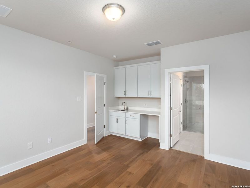 Image 34 of a home in .