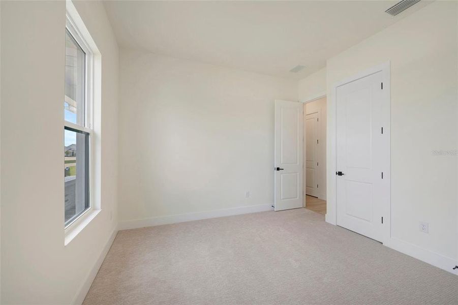 Spacious, unfurnished interior of a new home in Palmera Wellen Park - Classic Series, Venice (Image 10).