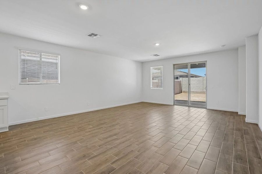Representative images and renderings are for illustrative purposes. Actual structural options and design finishes of home may vary.