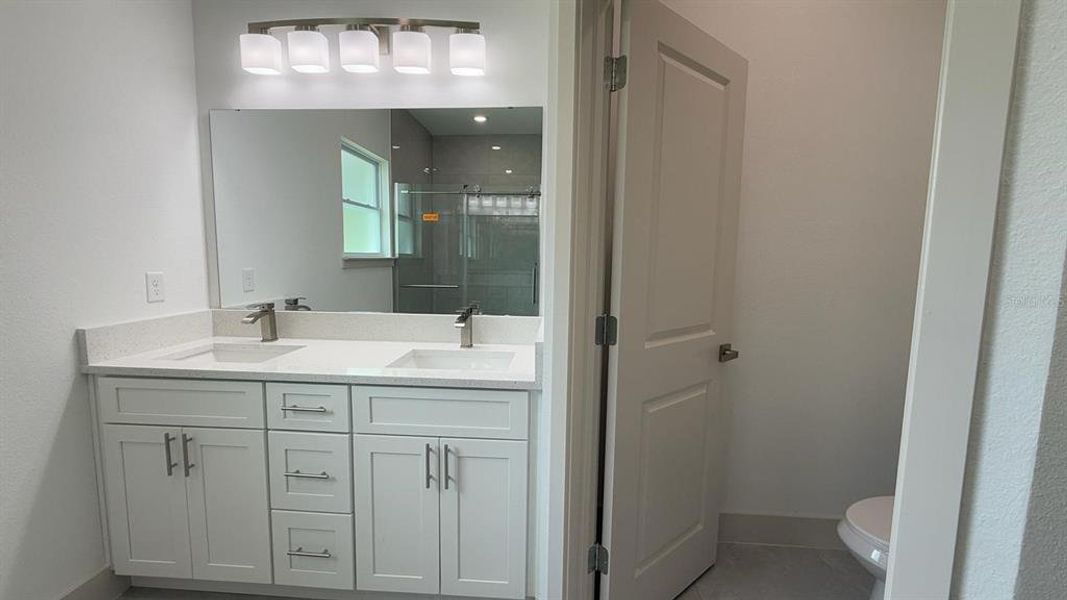 Furnished interior view inside a new home in , Dunnellon (Image 16).