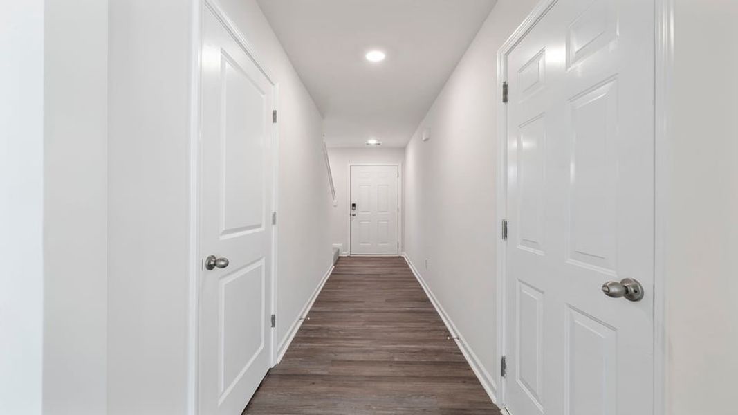 Spacious, unfurnished interior of a new home in Durbin Meadows, Fountain Inn (Image 15).