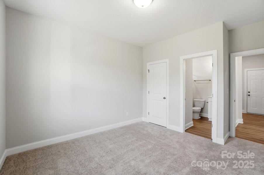 Spacious, unfurnished interior of a new home in The Enclave at Laurelbrook, Sherrills Ford (Image 26).