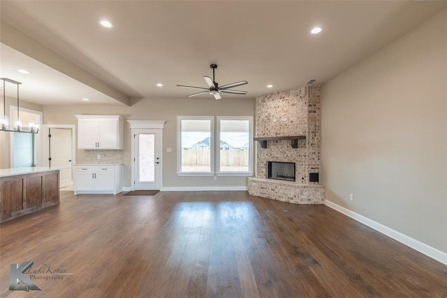 Spacious, unfurnished interior of a new home in , Abilene (Image 19).