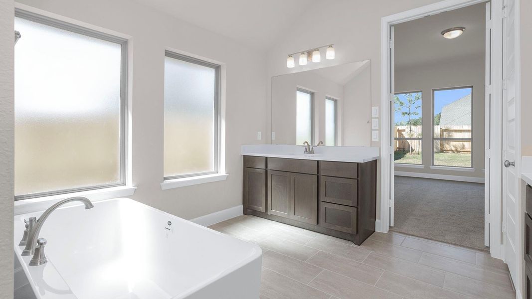 Furnished interior view inside a new home in Evergreen, Conroe (Image 9).