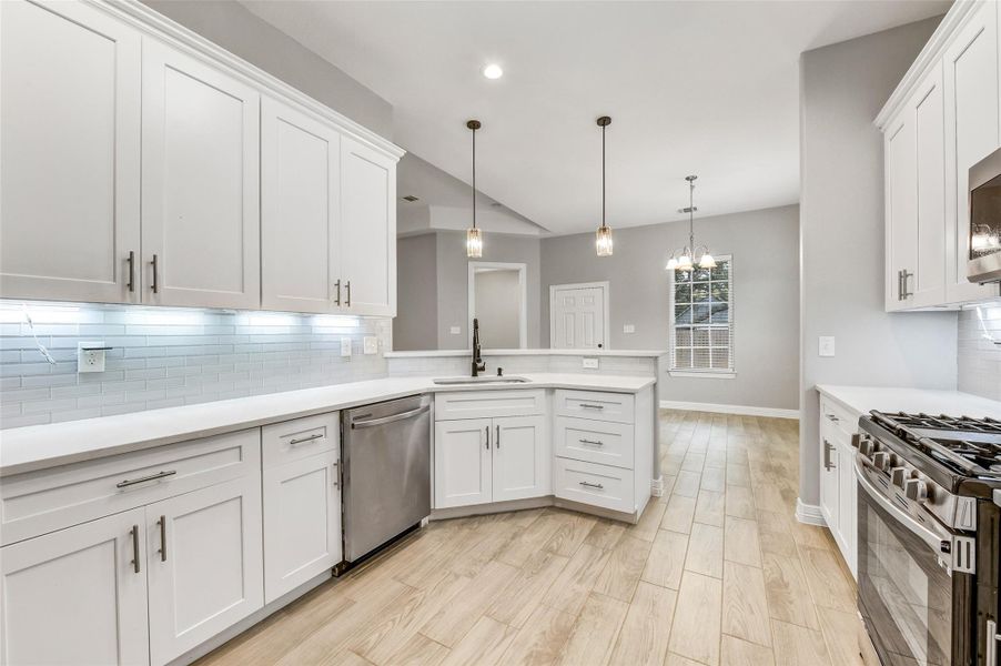 Furnished interior view inside a new home in , La Marque (Image 11).