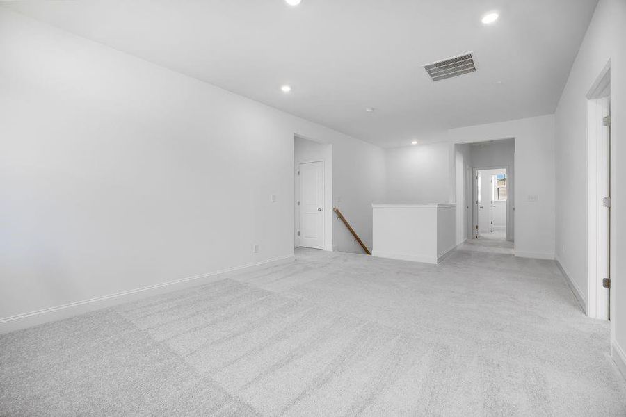 Spacious, unfurnished interior of a new home in Bailey Fence, Dacula (Image 16).