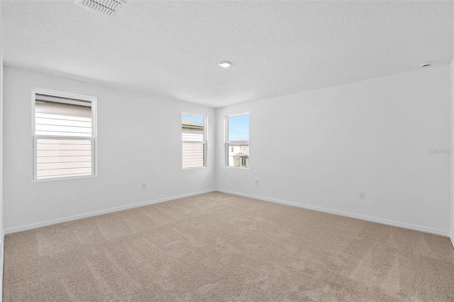 Spacious, unfurnished interior of a new home in Ellington Classical, St. Cloud (Image 11).