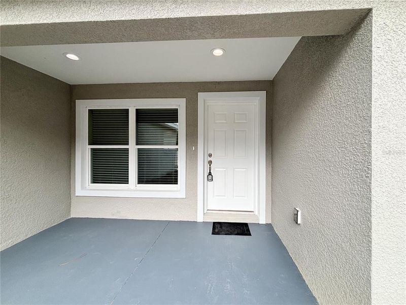 Exterior details and patio area of a home in , Dunnellon (Image 4).