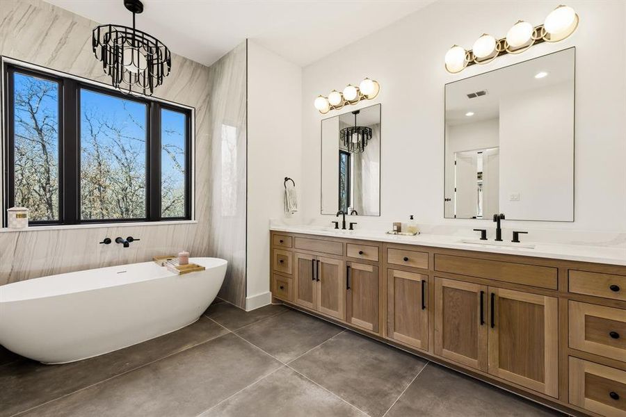 Primary En-suite with Storage Primary En-suite with Storage