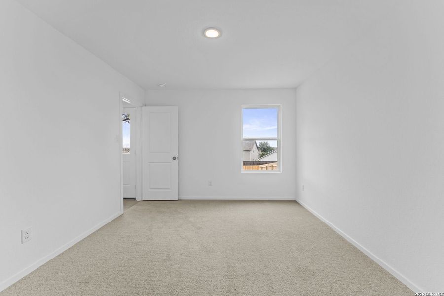 Spacious, unfurnished interior of a new home in Waterwheel, San Antonio (Image 11).