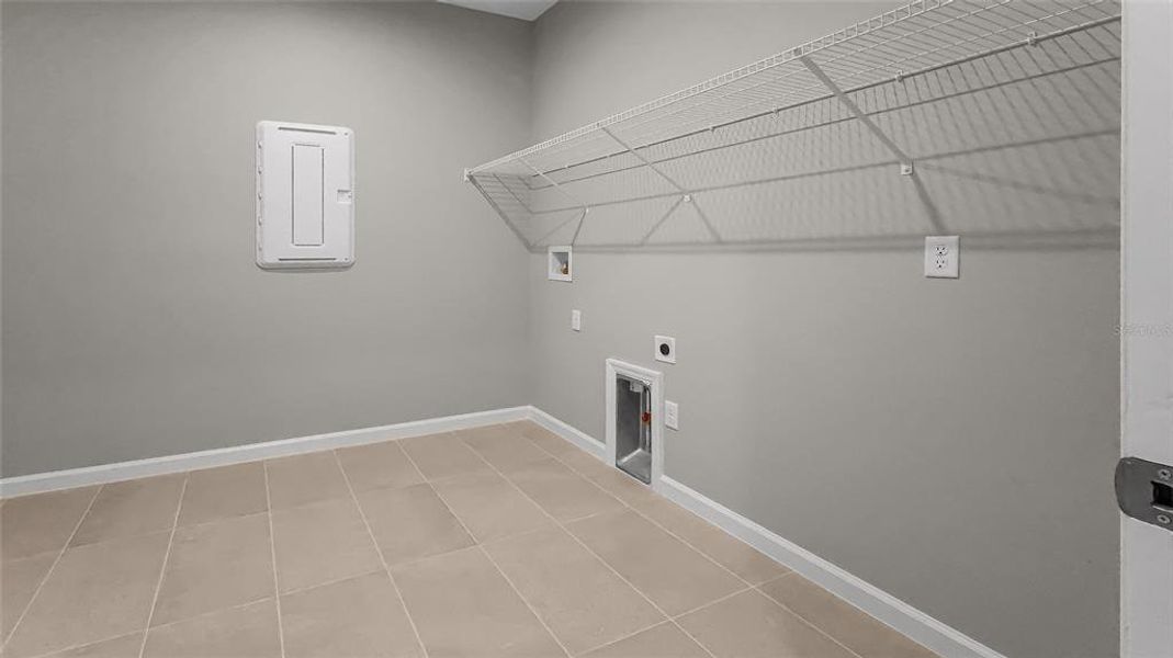 Spacious, unfurnished interior of a new home in Cresswind at Hammock Oaks, Lady Lake (Image 18). Spacious, unfurnished interior of a new home in Cresswind at Hammock Oaks, Lady Lake (Image 18).
