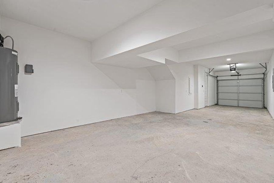 Spacious, unfurnished interior of a new home in Bluebonnet Lofts, Austin (Image 19). Spacious, unfurnished interior of a new home in Bluebonnet Lofts, Austin (Image 19).