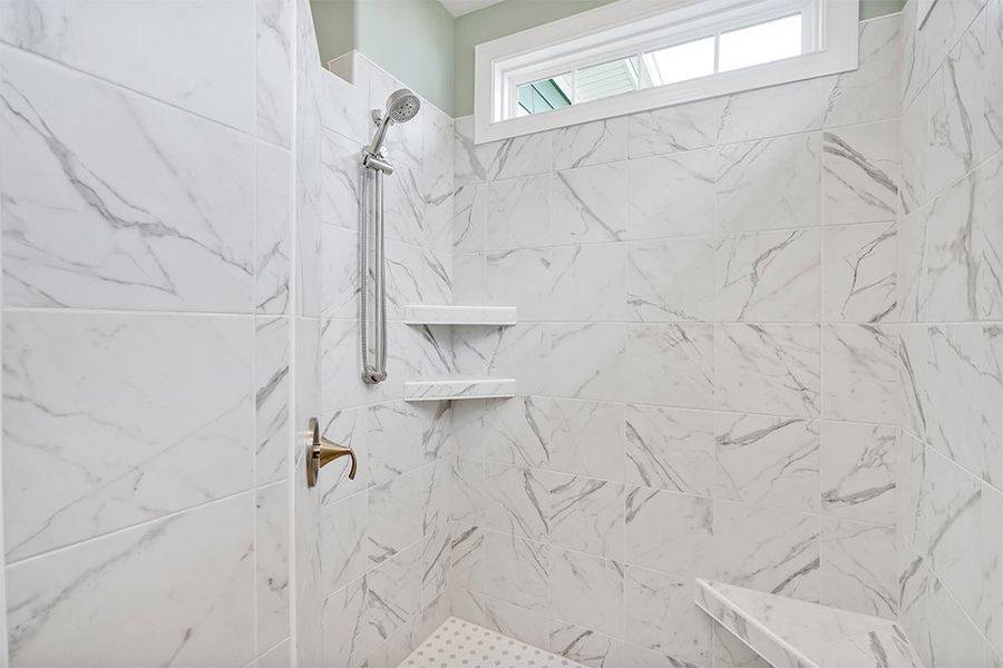 Shelter Bay, Master Bathroom