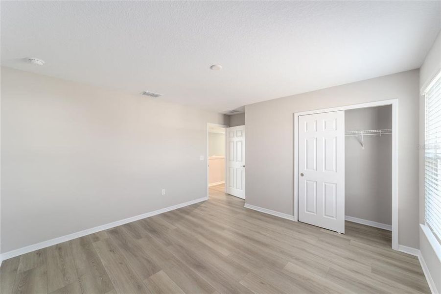 Spacious, unfurnished interior of a new home in Calesa Township, Ocala (Image 43).
