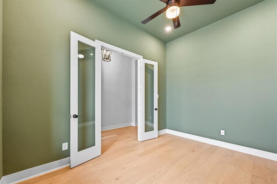 Spacious, unfurnished interior of a new home in Dove Hollow, Waxahachie (Image 11). Spacious, unfurnished interior of a new home in Dove Hollow, Waxahachie (Image 11).