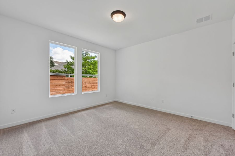 Spacious, unfurnished interior of a new home in Parkton Square, Kyle (Image 20).